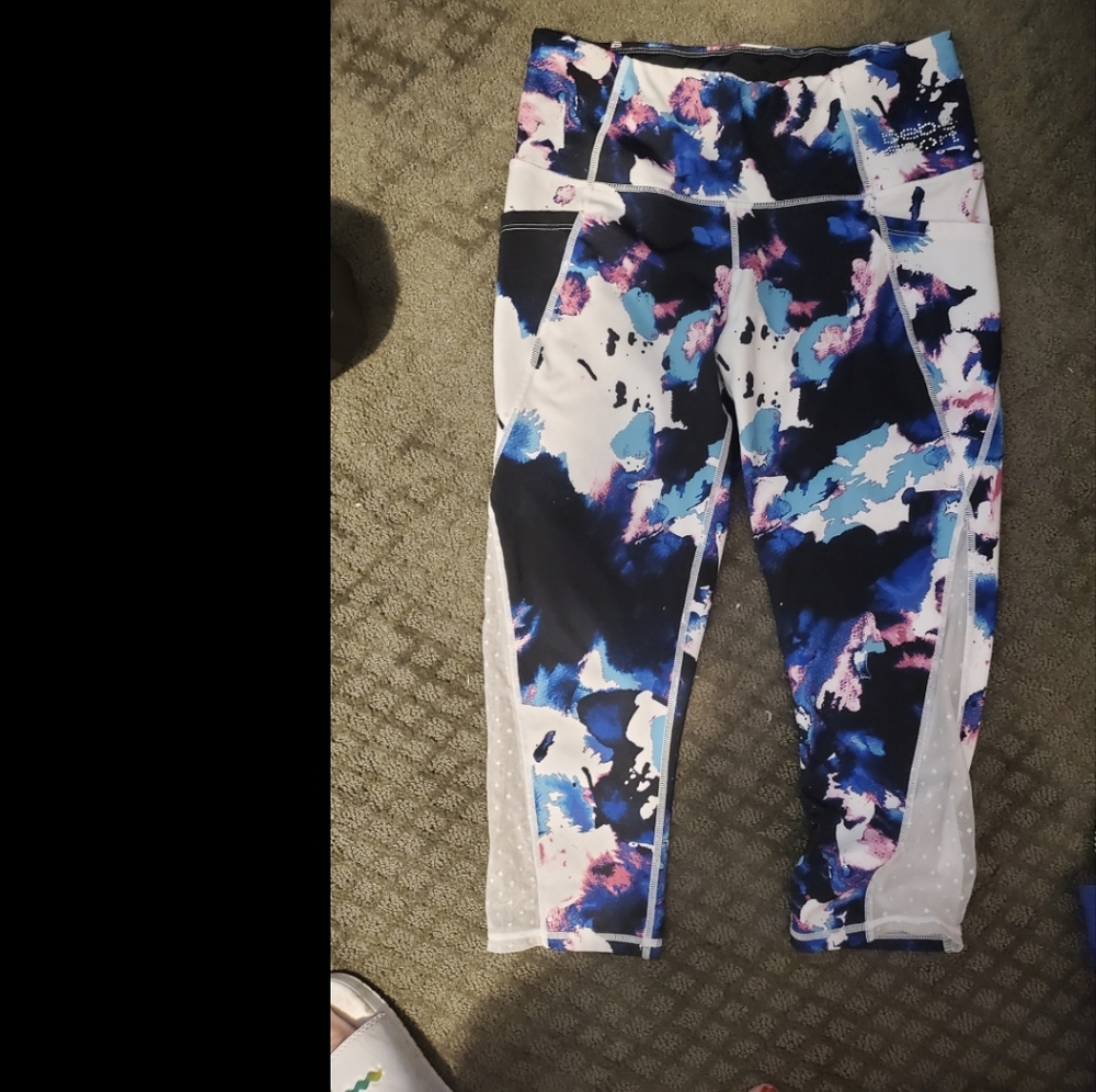 Bebe running capris